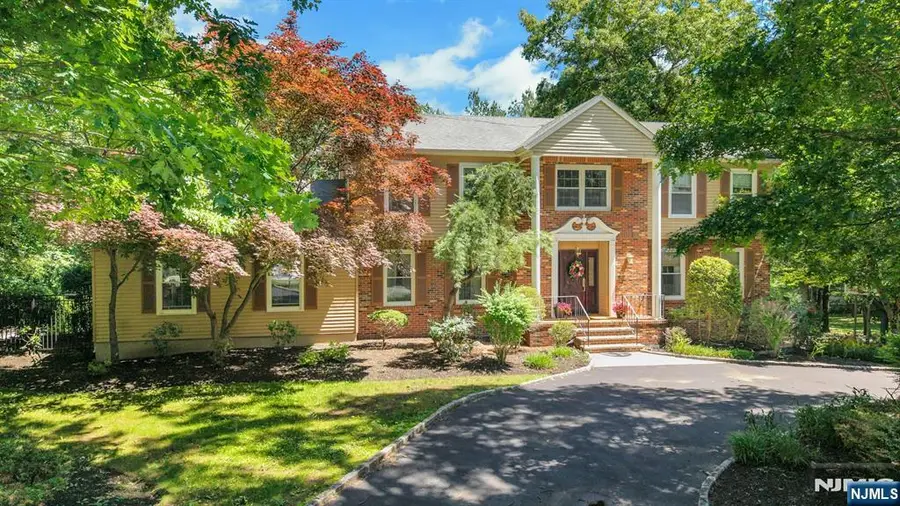10 Moonshadow Court, Kinnelon, NJ 07405 - #3