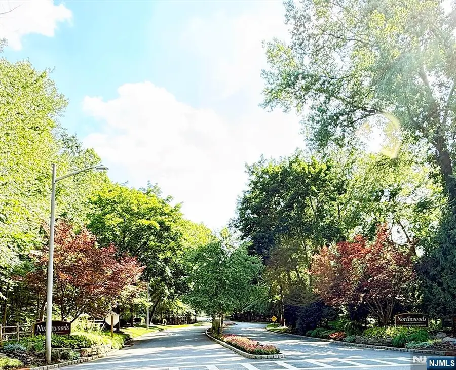 814 Hemlock Court, Norwood, NJ 07648 - #3