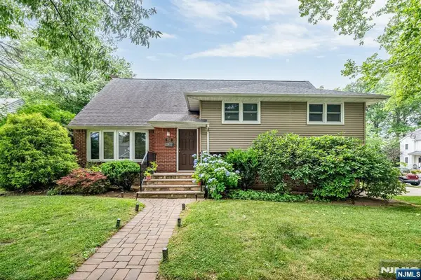 550 Englewood Avenue, Teaneck, NJ 07666