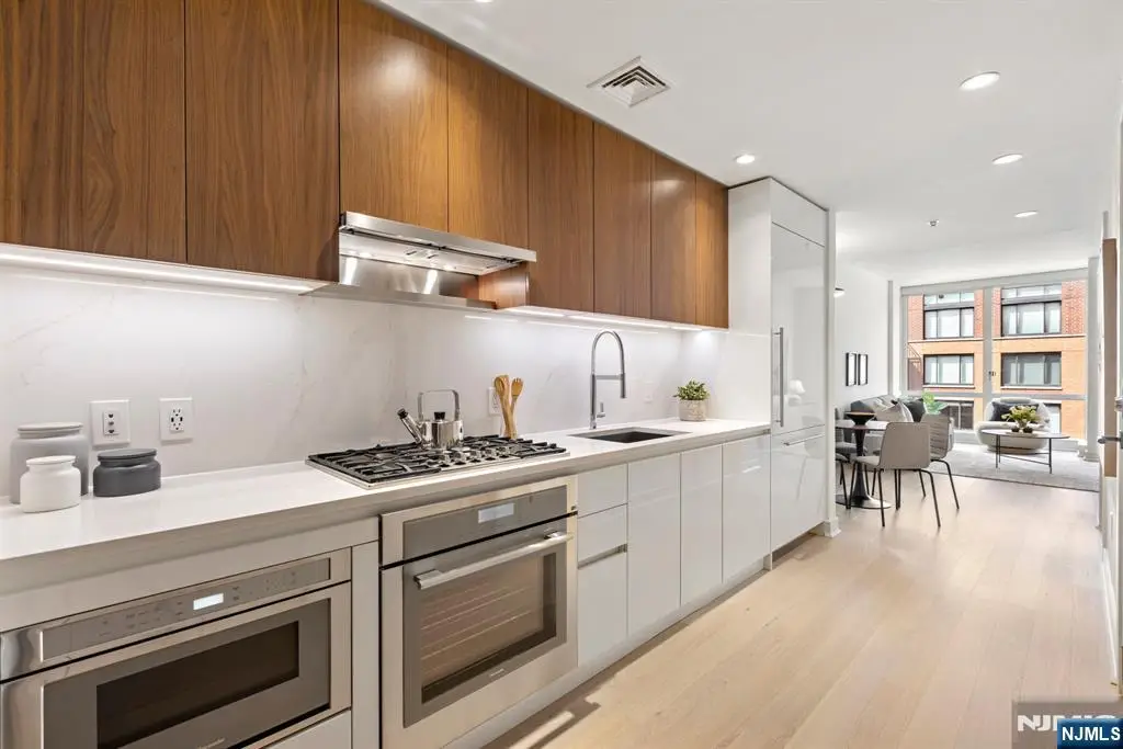 1000 Maxwell Lane 10E, Hoboken, NJ 07030 - #1