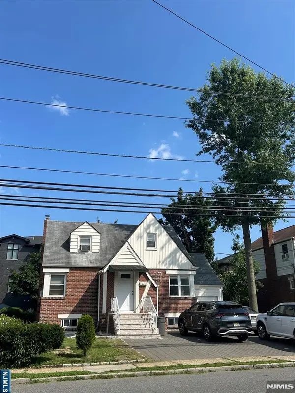 1516 Center Avenue, Fort Lee, NJ 07024