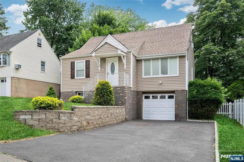16 Highview Drive, Woodland Park, NJ 07424 - #1
