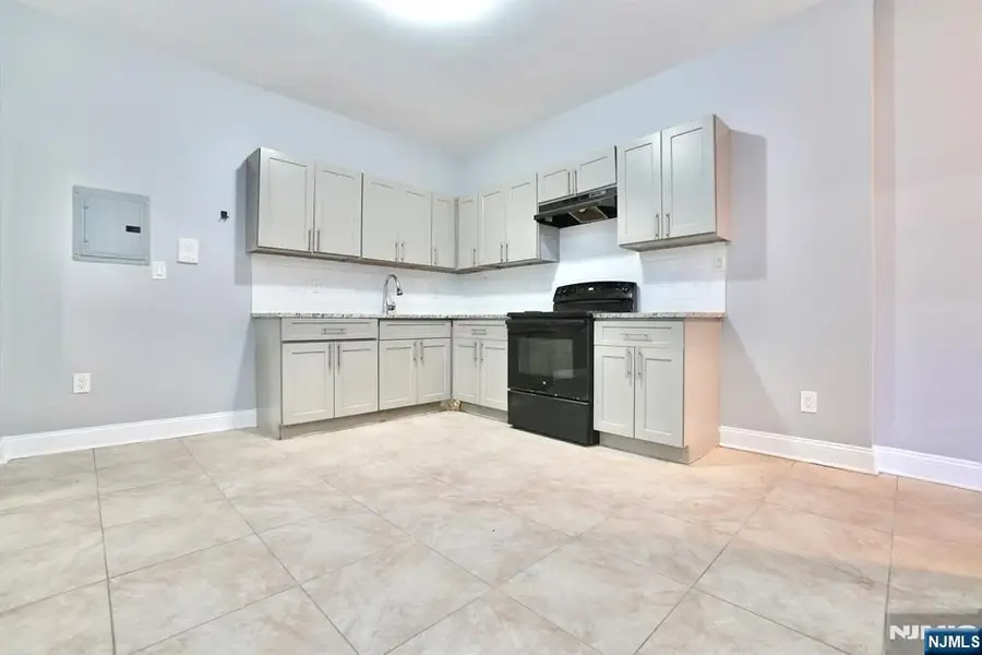351 Mulberry Street, Newark, NJ 07102 - #3