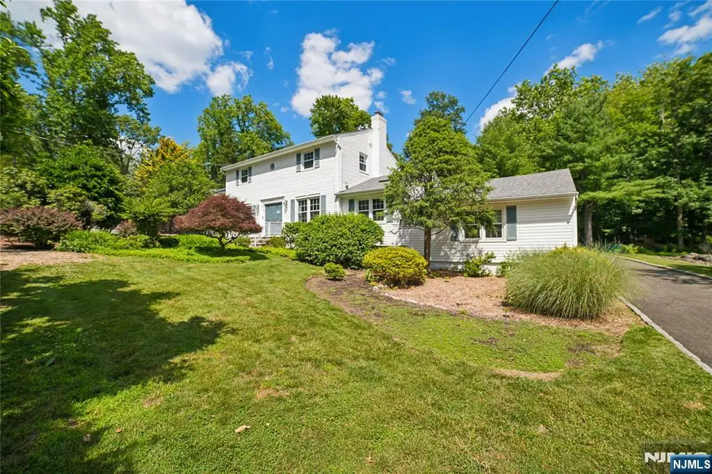 25 Tremont Terrace, Livingston, NJ 07039 - #1