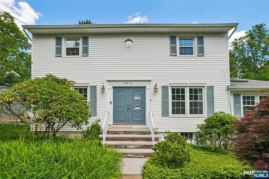 25 Tremont Terrace, Livingston, NJ 07039 - #2