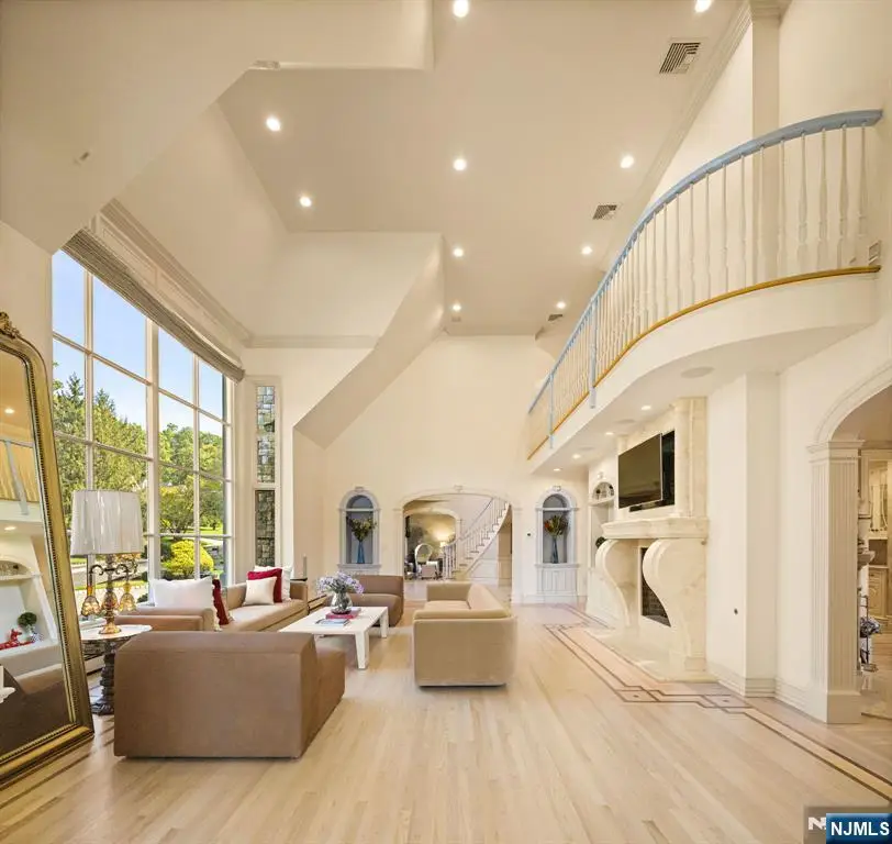 23 Hunter Ridge, Woodcliff Lake, NJ 07677 - #1