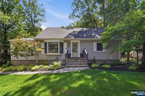 49 Skytop Drive, Mahwah, NJ 07430