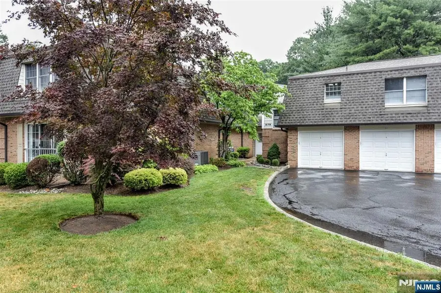 279 Collignon Way 5, River Vale, NJ 07675 - #2
