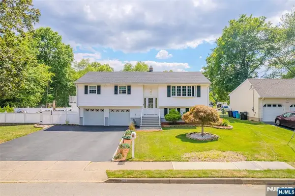 22 Cypress Lane, Paramus, NJ 07652