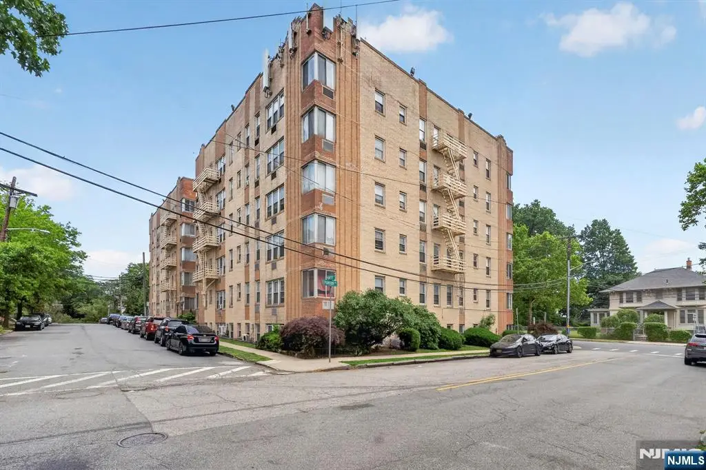 19 Lyons 204, Newark, NJ 07112 - #1