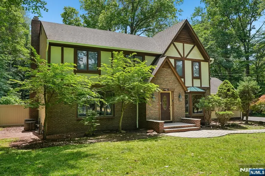 27 Chestnut Avenue, Old Tappan, NJ 07675 - #2