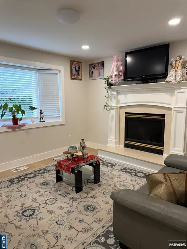13.5 1st, Mahwah, NJ 07430