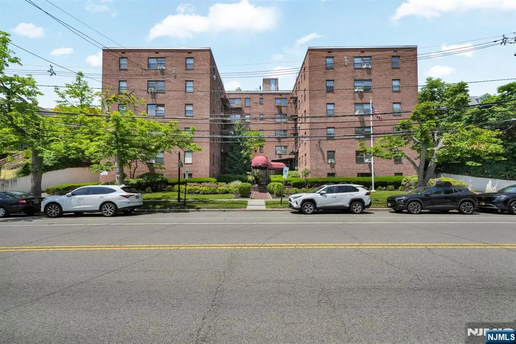 130 Orient Way 4E, Rutherford, NJ 07070 - #1