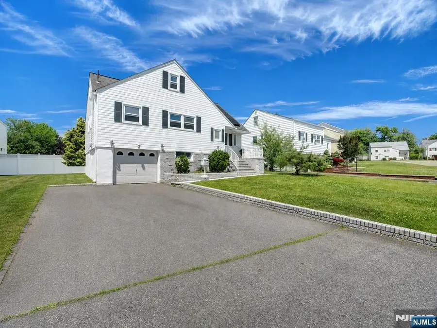 19 Jonquil Circle, Fords, NJ 08863 - #2