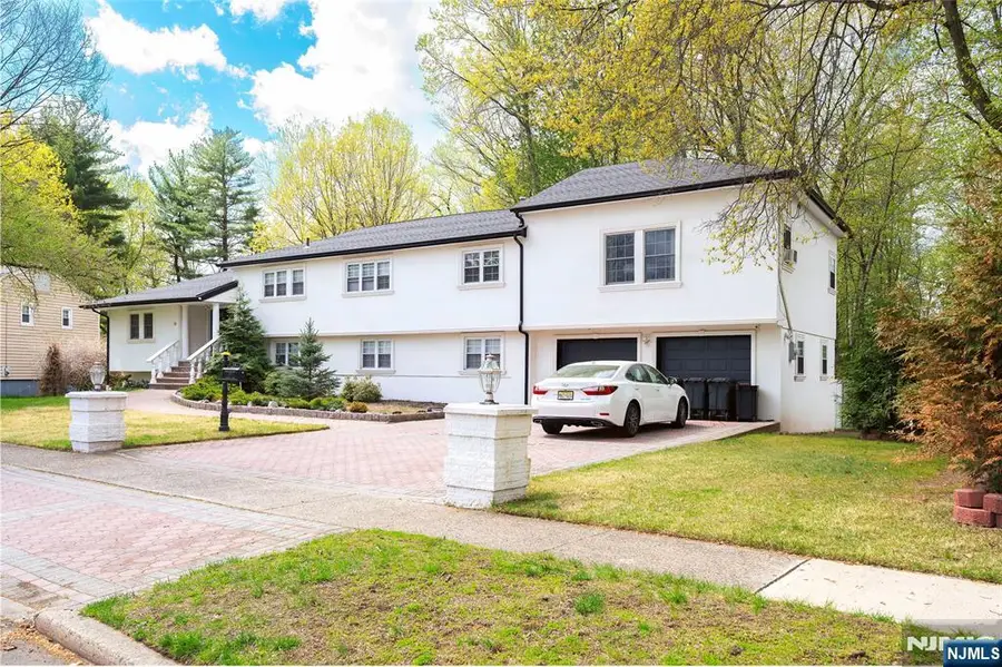 19 Coles Court, River Edge, NJ 07661 - #2