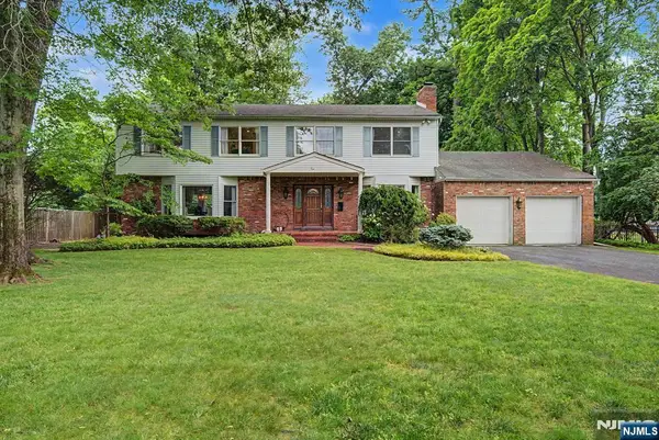 10 Marcotte Lane, Tenafly, NJ 07670