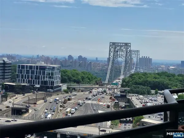 2077 Center 21G, Fort Lee, NJ 07024