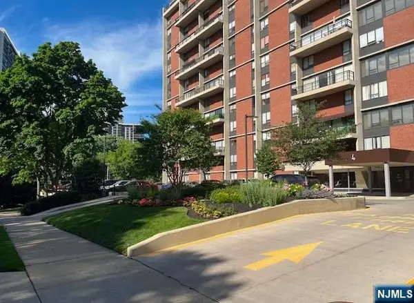 4 Horizon Road 1207, Fort Lee, NJ 07024