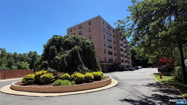 2348 Linwood Avenue 6O, Fort Lee, NJ 07024