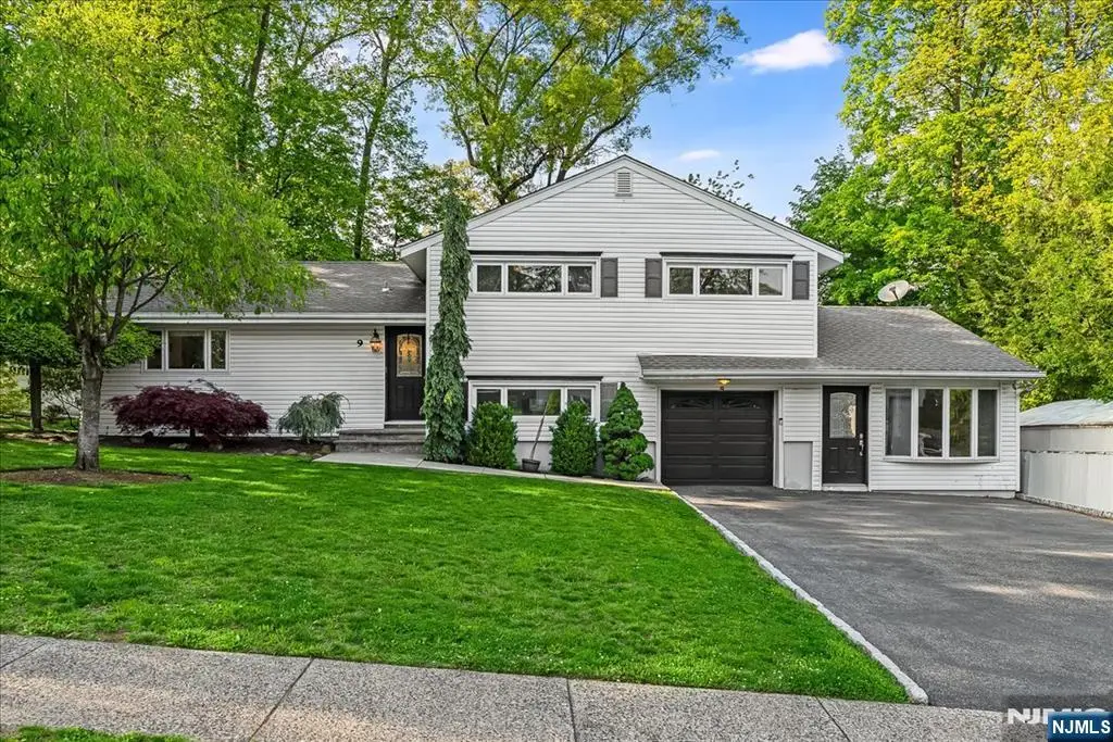 9 Linden Lane, Wayne, NJ 07470 - #1