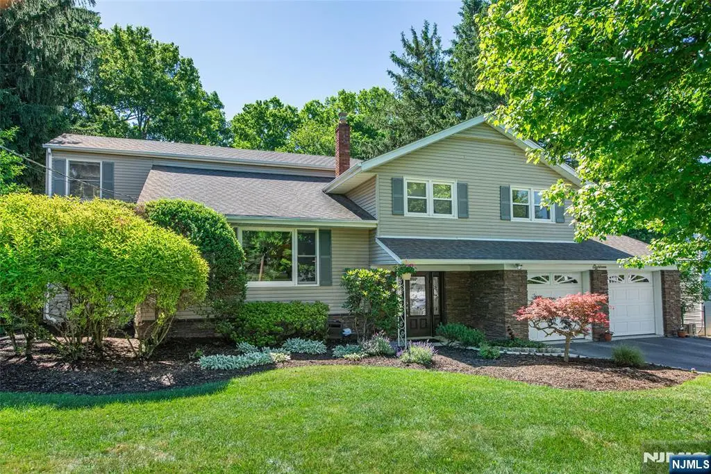 18 Teak Road, Wayne, NJ 07470 - #1