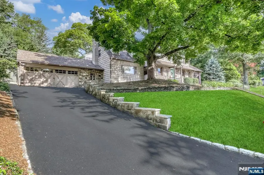39 Hollis Drive, Ho Ho Kus, NJ 07423 - #2