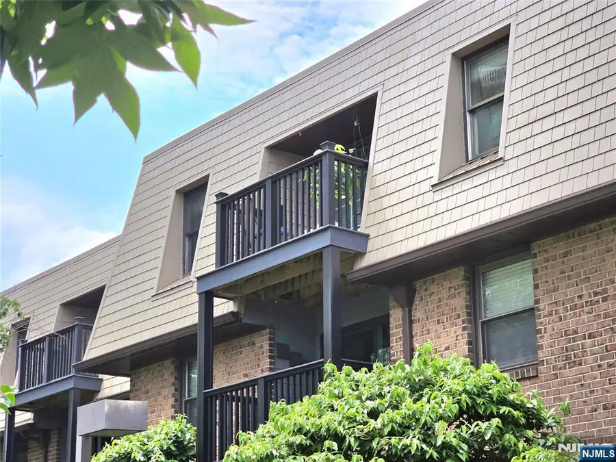 560 North Avenue I, Fort Lee, NJ 07024 - #2