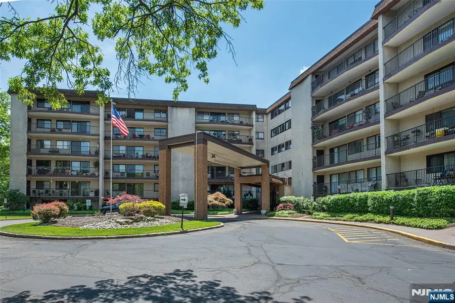 521 Piermont Avenue 315A, River Vale, NJ 07675 - #2