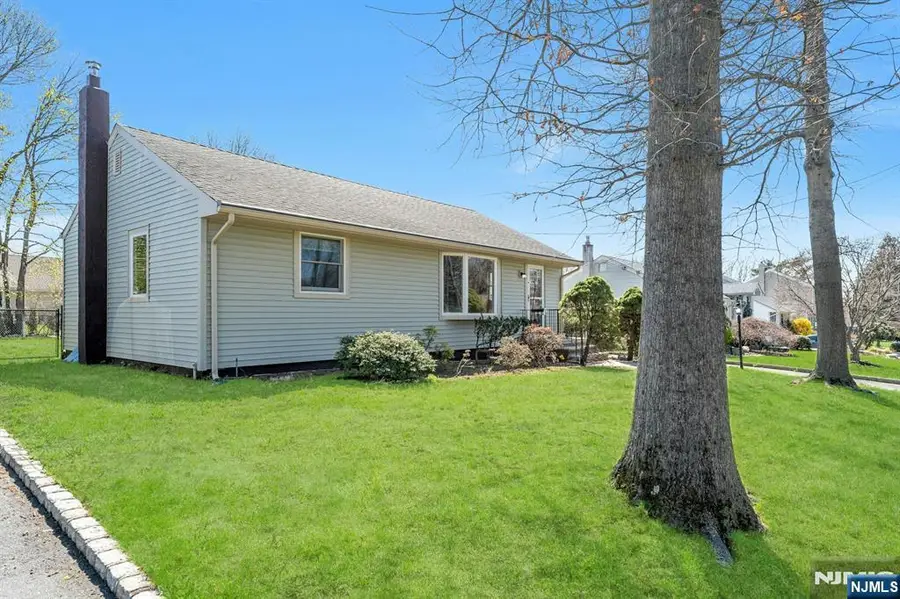 20 Kievit Road, Wayne, NJ 07470 - #2