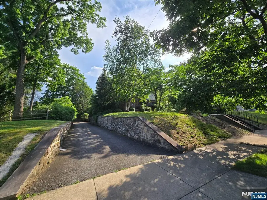 220 Manor Road, Ridgewood, NJ 07450 - #3