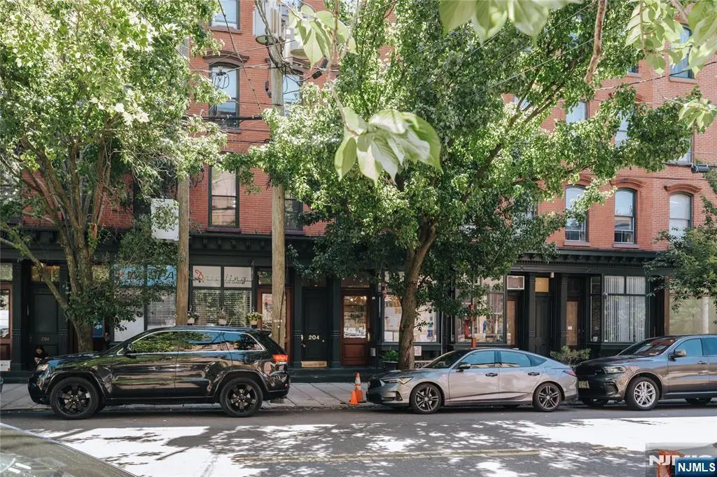 204 Washington Street 2A, Jersey City, NJ 07302 - #1