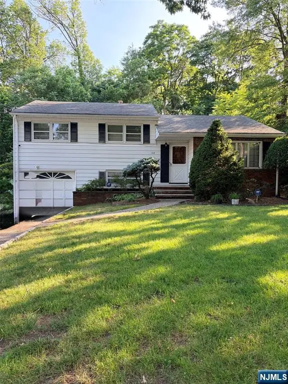 108 Morningside Road, Paramus, NJ 07652