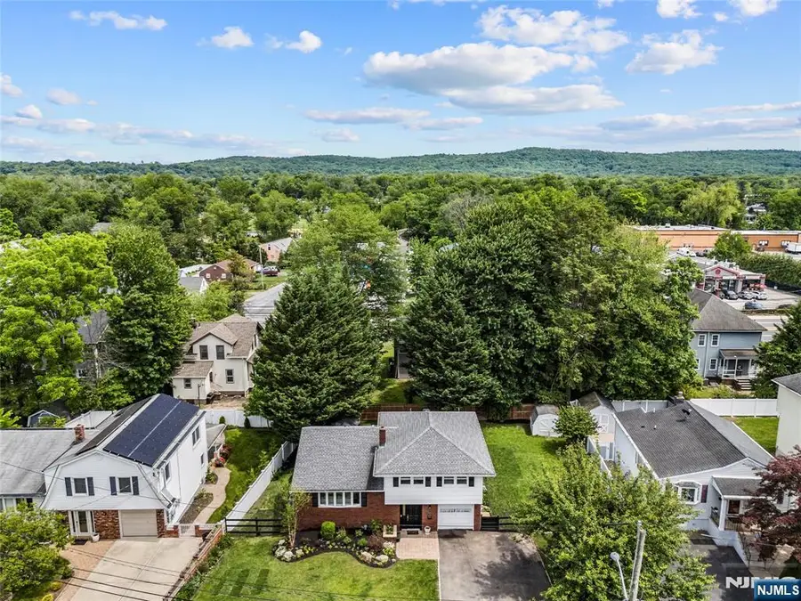 322 Scharer Avenue, Northvale, NJ 07647 - #2