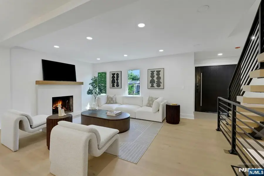 279 Jefferson Avenue, Cresskill, NJ 07626 - #3
