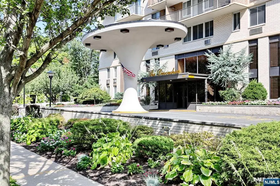 160 Overlook Avenue 2D, Hackensack, NJ 07601 - #2