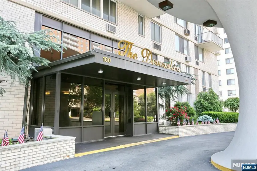 160 Overlook Avenue 2D, Hackensack, NJ 07601 - #3