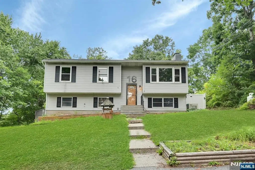 16 Essex Road, Sussex, NJ 07461 - #1