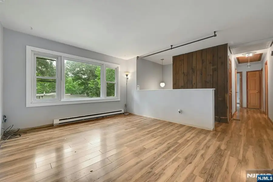16 Essex Road, Sussex, NJ 07461 - #3
