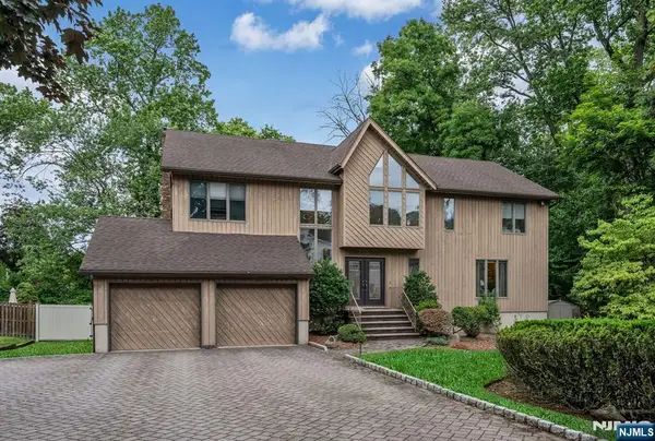 12 Jason Woods Road, Closter, NJ 07624
