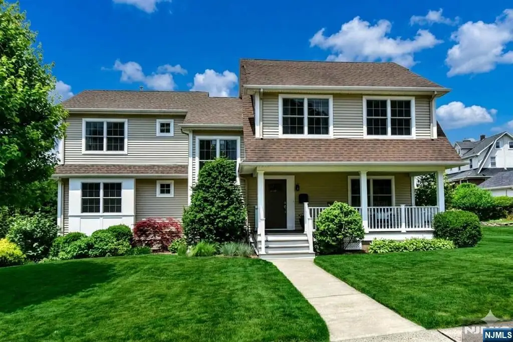 121 Vreeland Avenue, Midland Park, NJ 07432 - #1