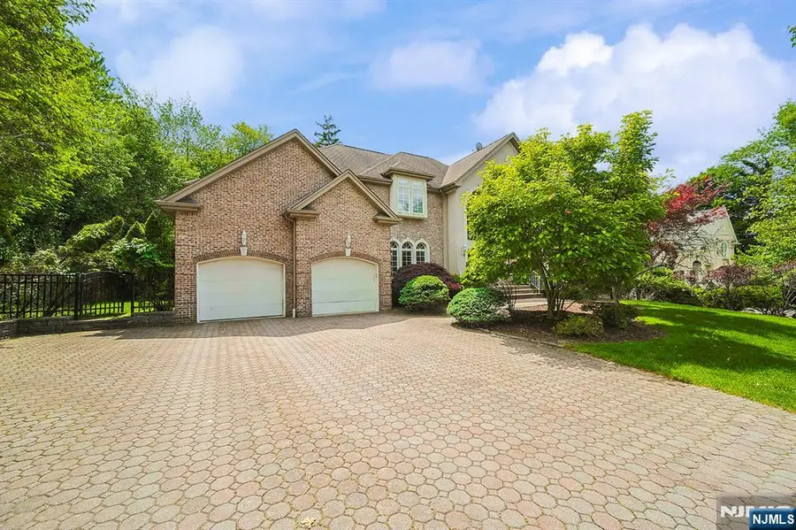 6 Maplewood Road, Closter, NJ 07624 - #2