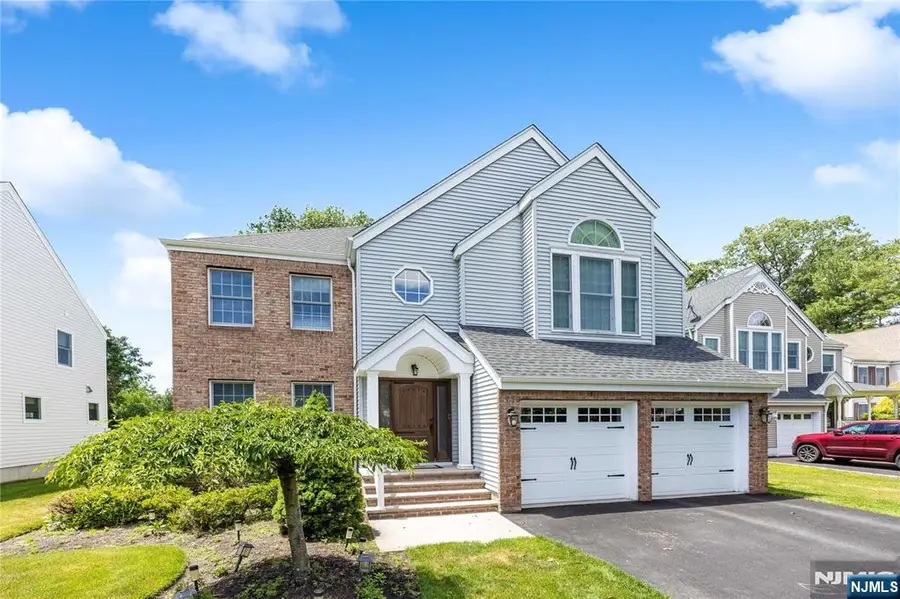 534 Alosio Drive, River Vale, NJ 07675 - #3