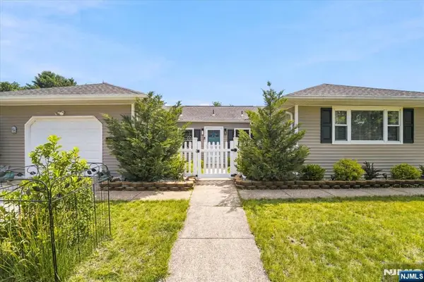 20 Le Lamentin, Berkeley, NJ 08757