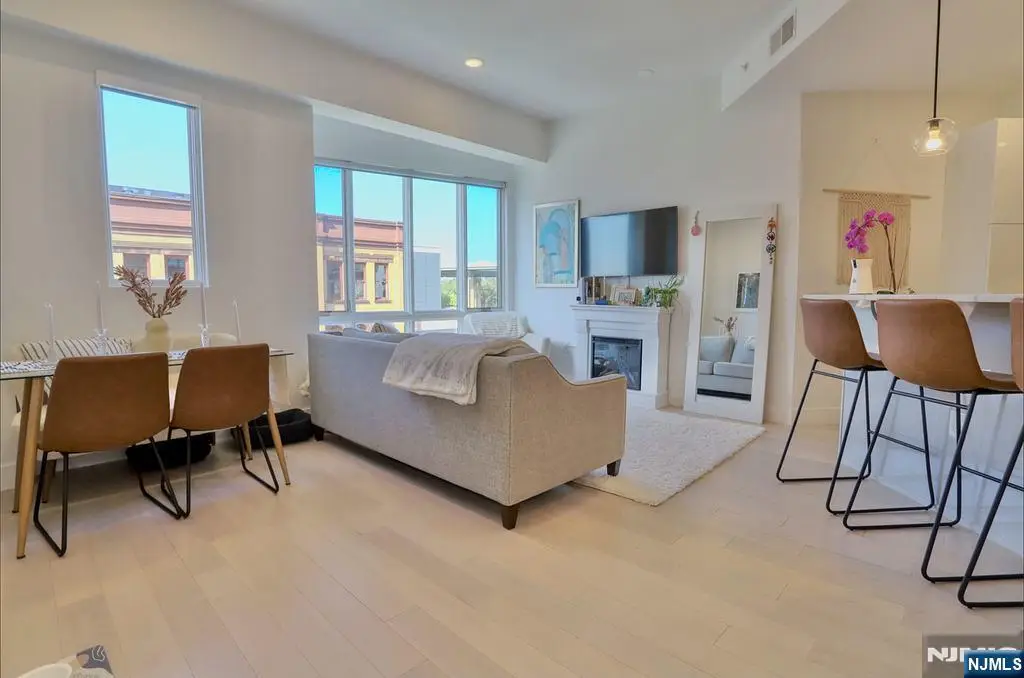 332 Newark Avenue 4A, Jersey City, NJ 07302 - #1