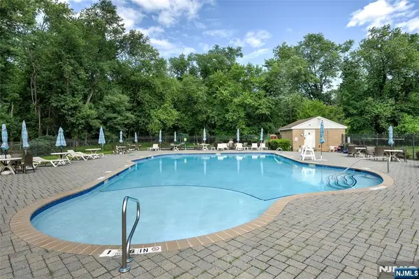 131 Bunker Hill, Wayne, NJ 07470