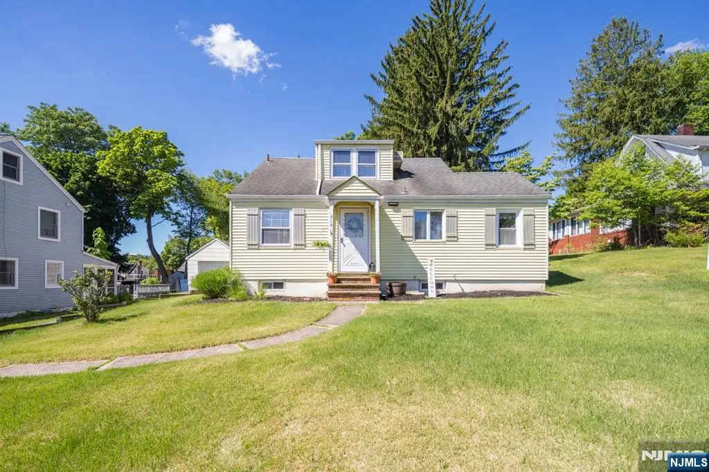 719 Godwin Avenue, Midland Park, NJ 07432 - #1