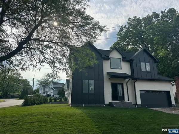 70 Carleton Road, Cresskill, NJ 07626
