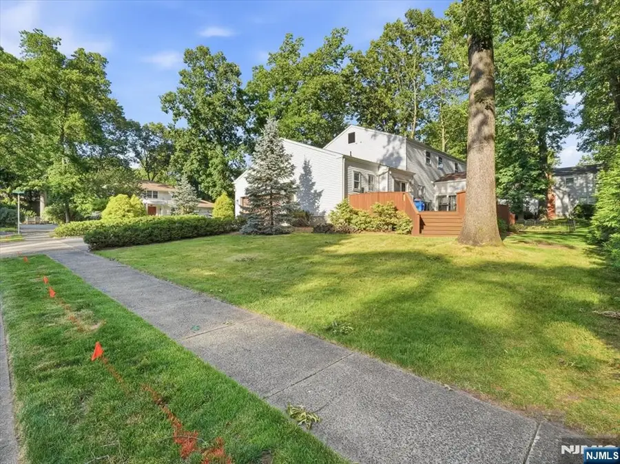 862 Battel Place, Oradell, NJ 07649 - #3