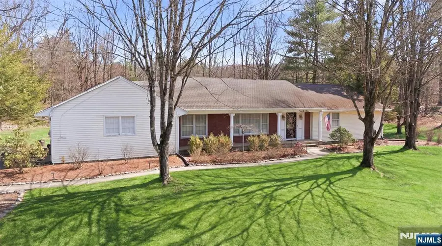 23 Jan River Drive, Saddle River, NJ 07458 - #3