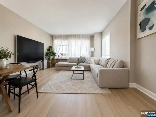 3418 City Place 3418, Edgewater, NJ 07020